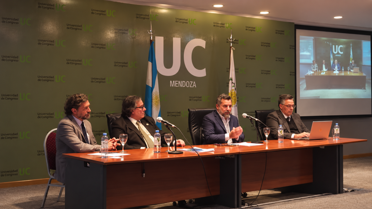 Un foro institucional en Mendoza analizó el rol de los abogados y el esquema de selección de jueces